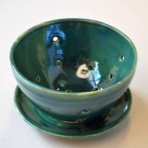 Berry Bowl in Shiny Green